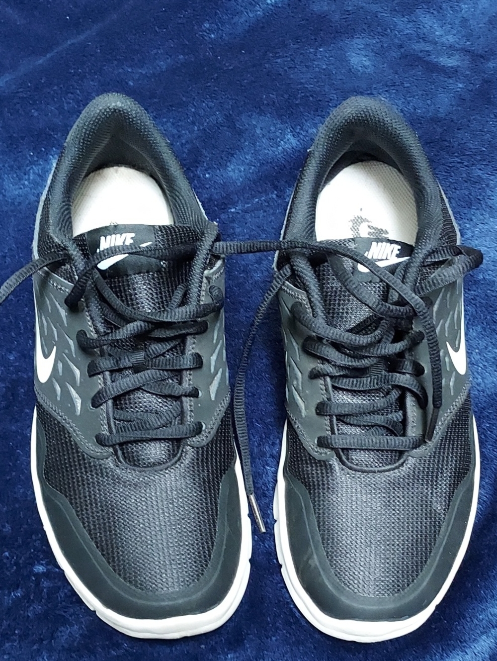 Nike Black and White Women's Athletic Sneakers